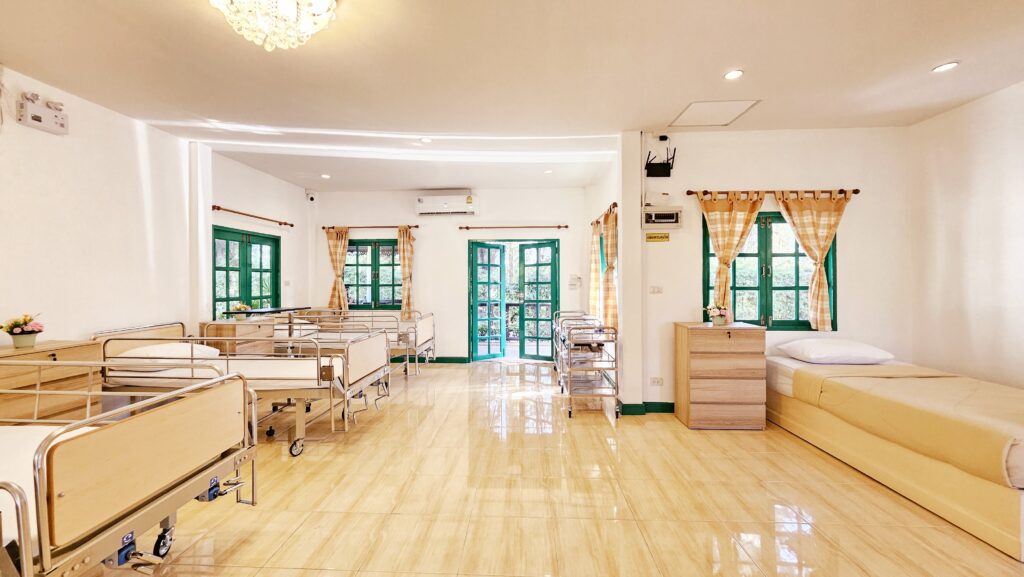 ห้องรวม ศูนย์ดูแลผู้สูงอายุ บ้านลลิสา จอมทอง