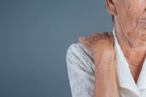 ภาวะกล้ามเนื้อฝ่อลีบ (Sarcopenia) ในผู้สูงอายุ: ภัยเงียบที่ป้องกันได้